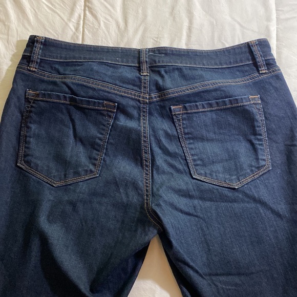 ANN TALOR LOFT Modern Boot Jean.  Women’s size 30/10. Dark jean. - Picture 6 of 12
